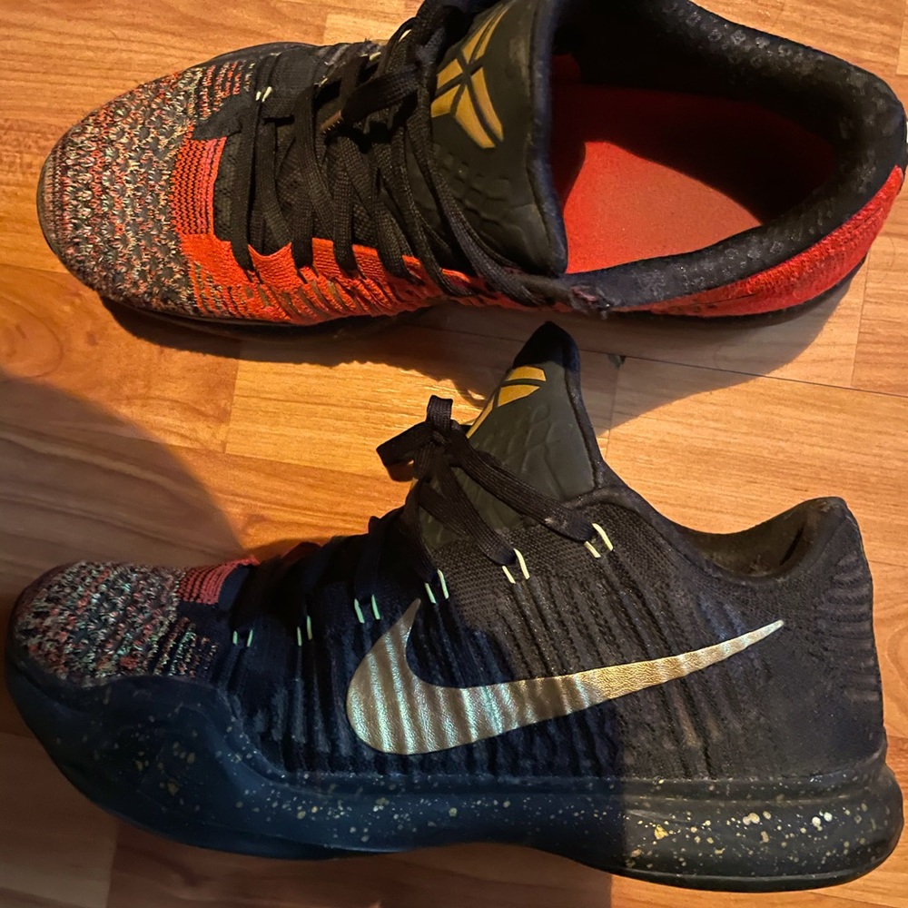 Christmas Kobe 11s low